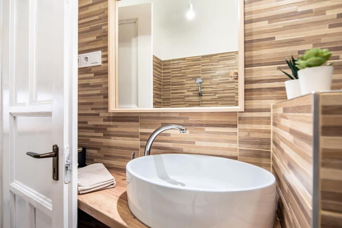 Convenient Apartment At Gastro Driven Location Budapeşte Dış mekan fotoğraf