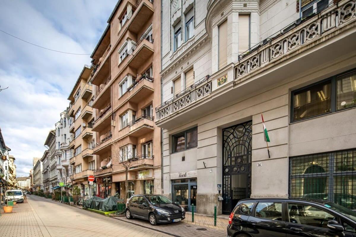 Convenient Apartment At Gastro Driven Location Budapeşte Dış mekan fotoğraf